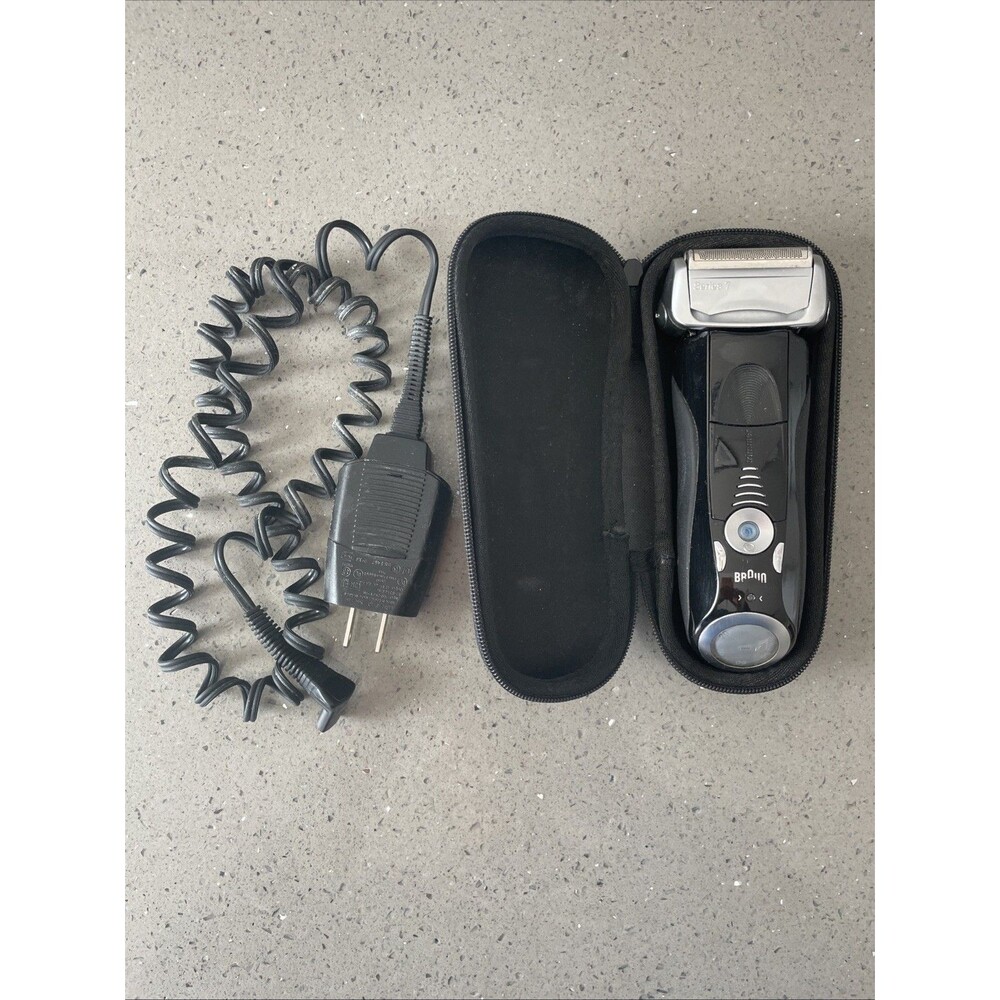 READ Braun 5693 Series 7 Flex Wet Dry Trimmer Smartcare w case and charger WORKS